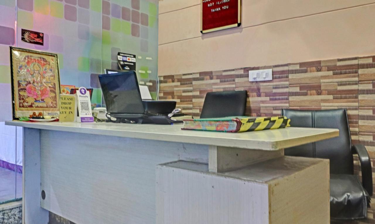 Itsy Hotels Hamlets Stay Noida Exterior foto